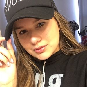 Meet your Posher, Estefany